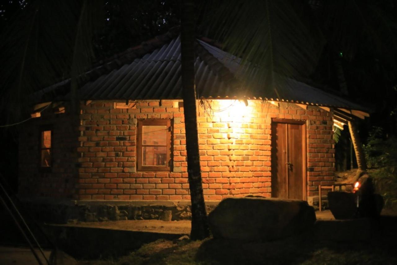 Hostel Hidden Well Hiriketiya Dikwella Exterior foto